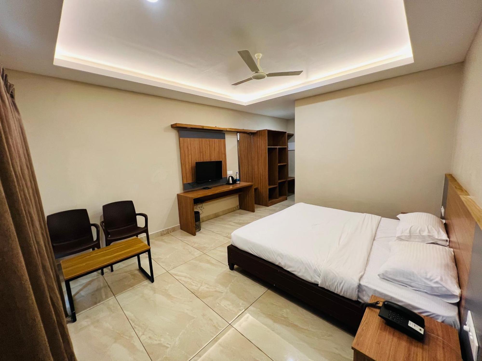 Ayur County Resort Chinnakanal ภายนอก รูปภาพ